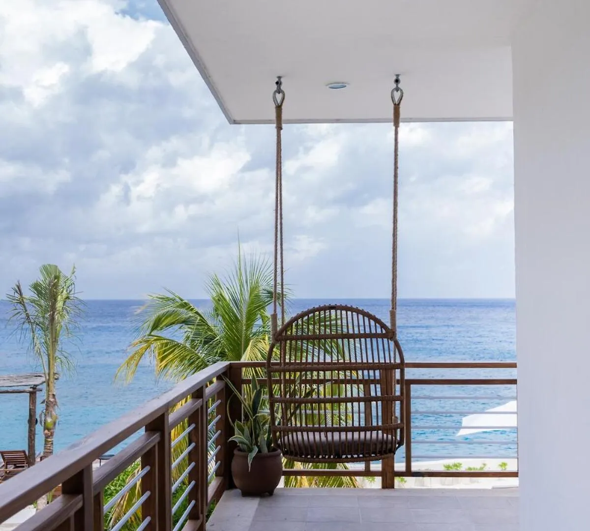 Gorgeous Beach Front House Cozumel